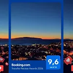-'ღ'- Couples' Paradise. Insta-worthy Ocean Views. Appartement